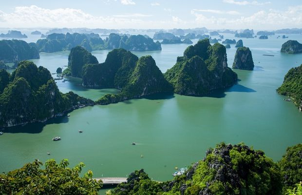 Halong Bay scenery